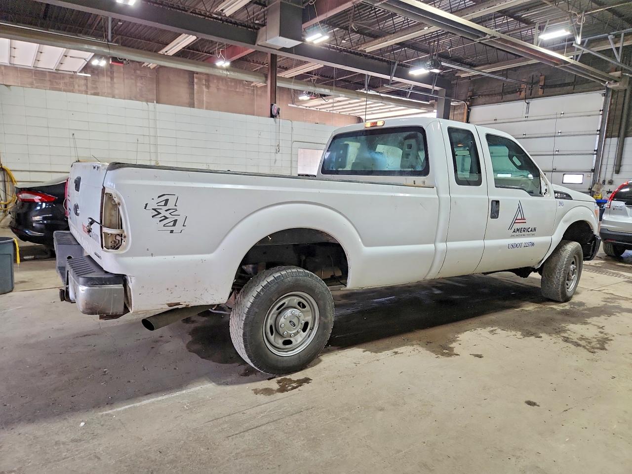 2015 Ford F350 Super Duty White vin: 1FT8X3B66FEC35712