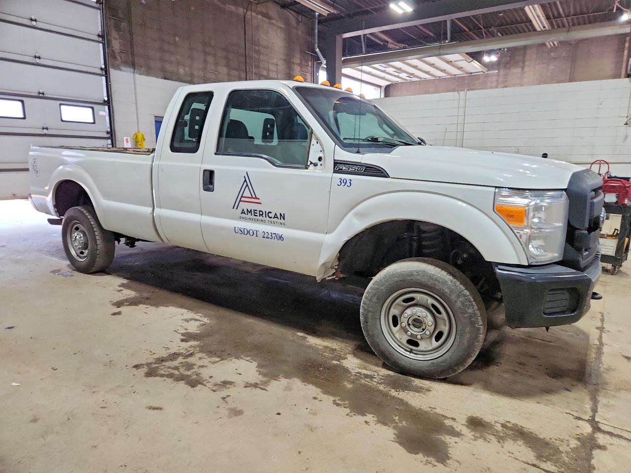 2015 Ford F350 Super Duty White vin: 1FT8X3B66FEC35712