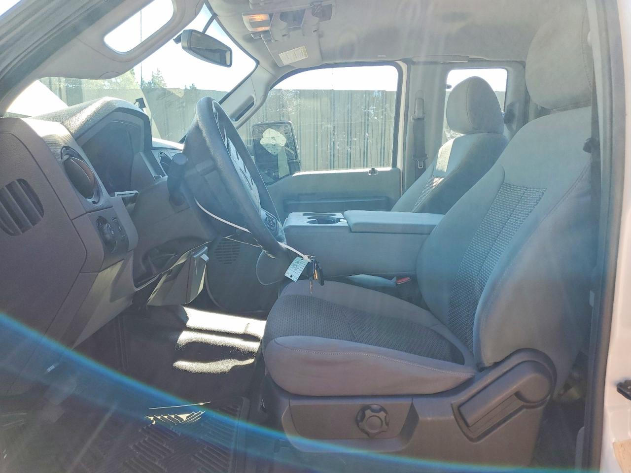 2015 Ford F350 Super Duty White vin: 1FT8X3B6XFEB27092