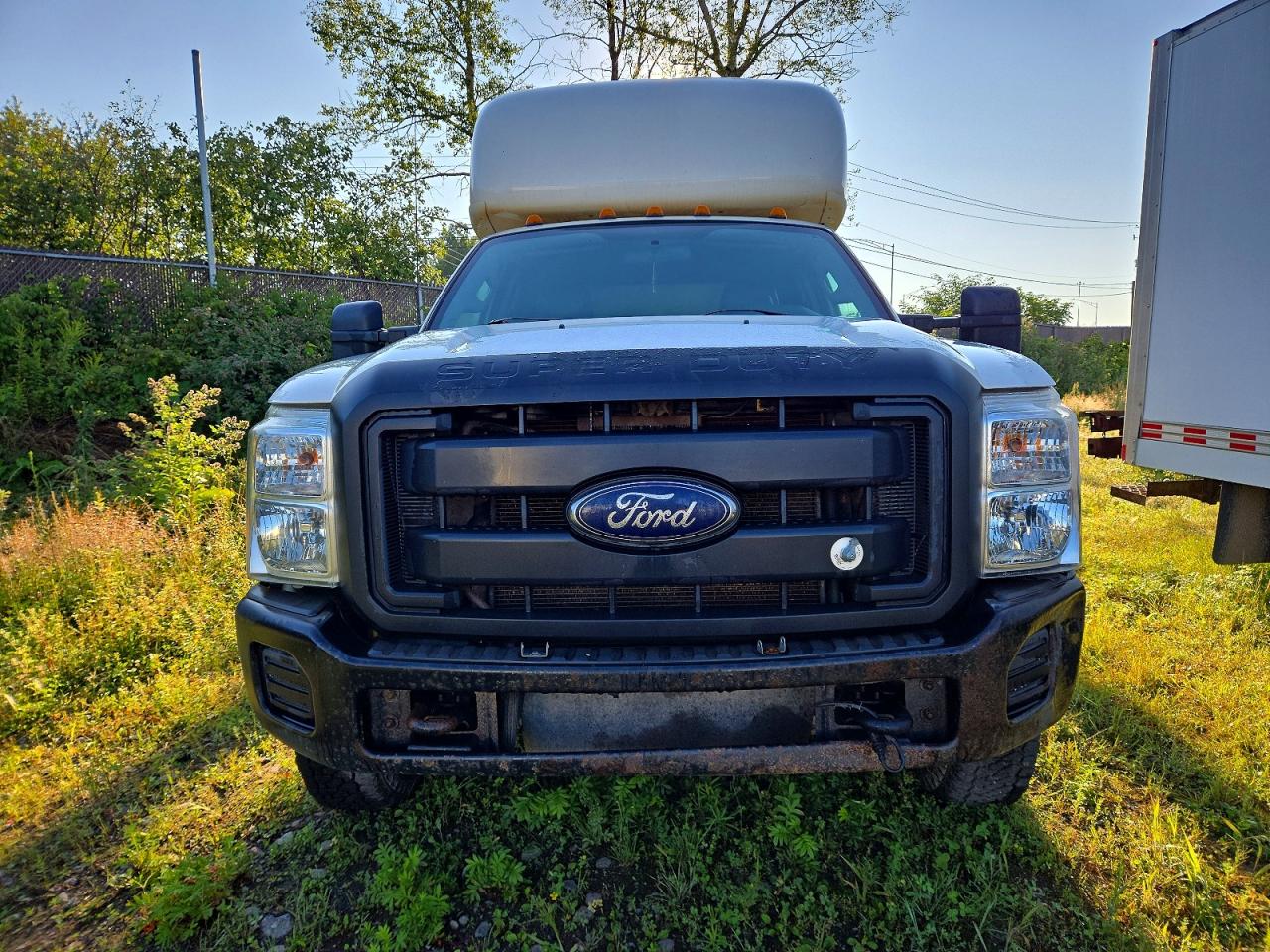 2012 Ford F350 Super Duty White vin: 1FT8X3D66CEB11433