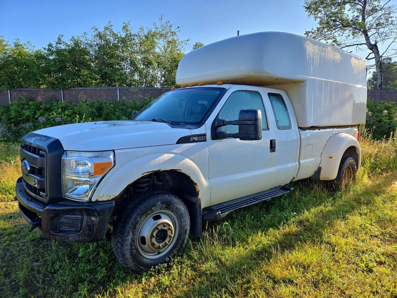 2012 Ford F350 Super Duty White vin: 1FT8X3D66CEB11433