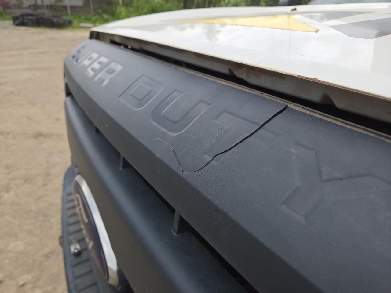 2012 Ford F350 Super Duty White vin: 1FT8X3D66CEB11433 Damage: Grille, Broken, Replacement Required