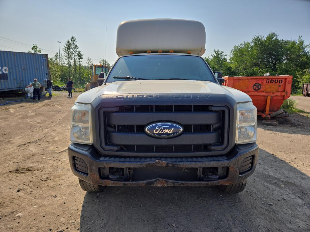 2012 Ford F350 Super Duty White vin: 1FT8X3D67CEA51582 Damage: Front Metal Bumper Painted, Broken, Replacement Required