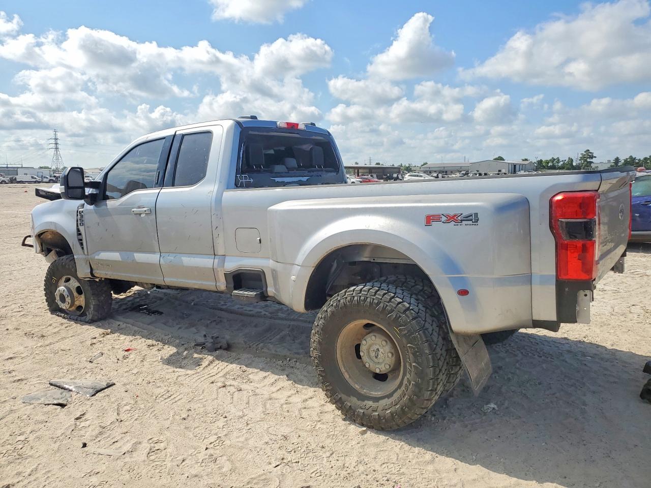 2024 Ford F350 Super Duty Silver vin: 1FT8X3DT3REE95024