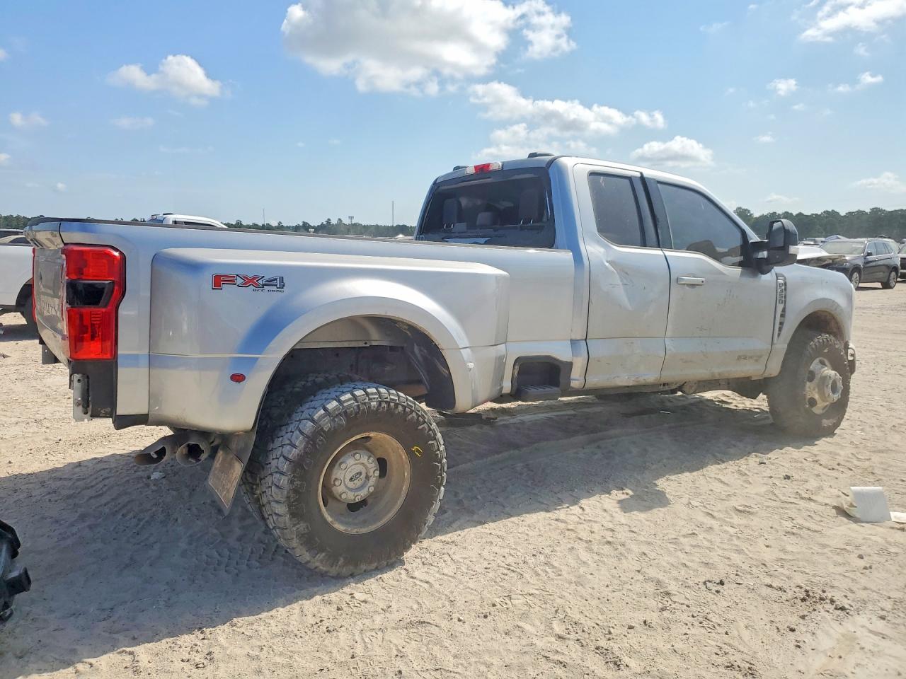 2024 Ford F350 Super Duty Silver vin: 1FT8X3DT3REE95024