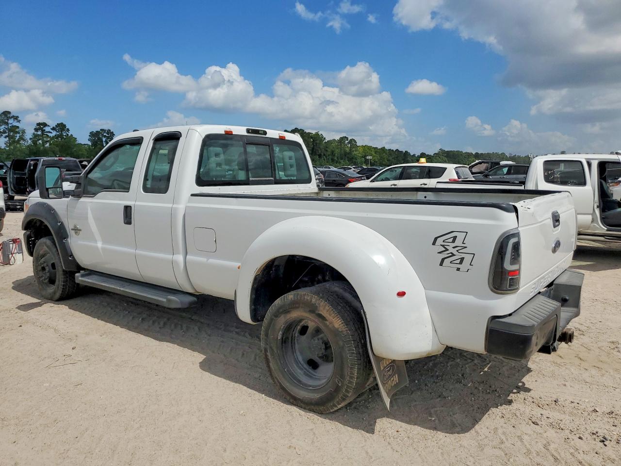 2013 Ford F350 Super Duty White vin: 1FT8X3DT4DEA78570