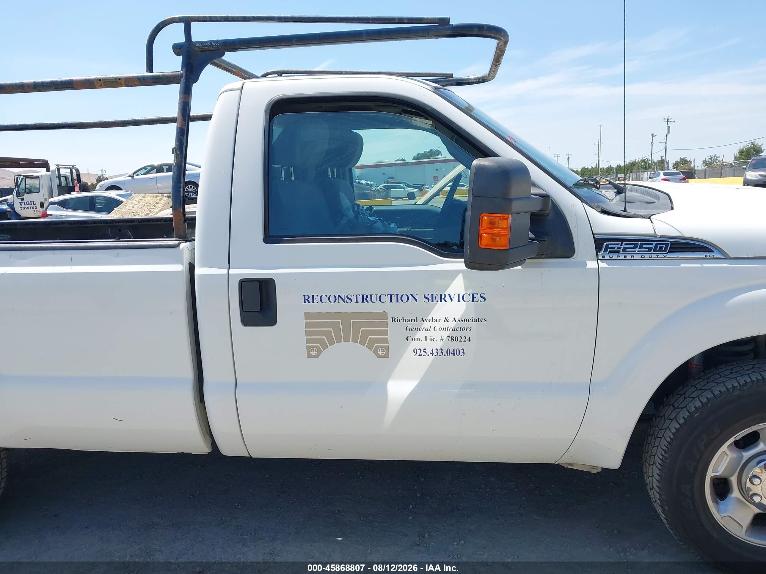 2011 Ford F-250 Xlt White vin: 1FTBF2A60BEA10605
