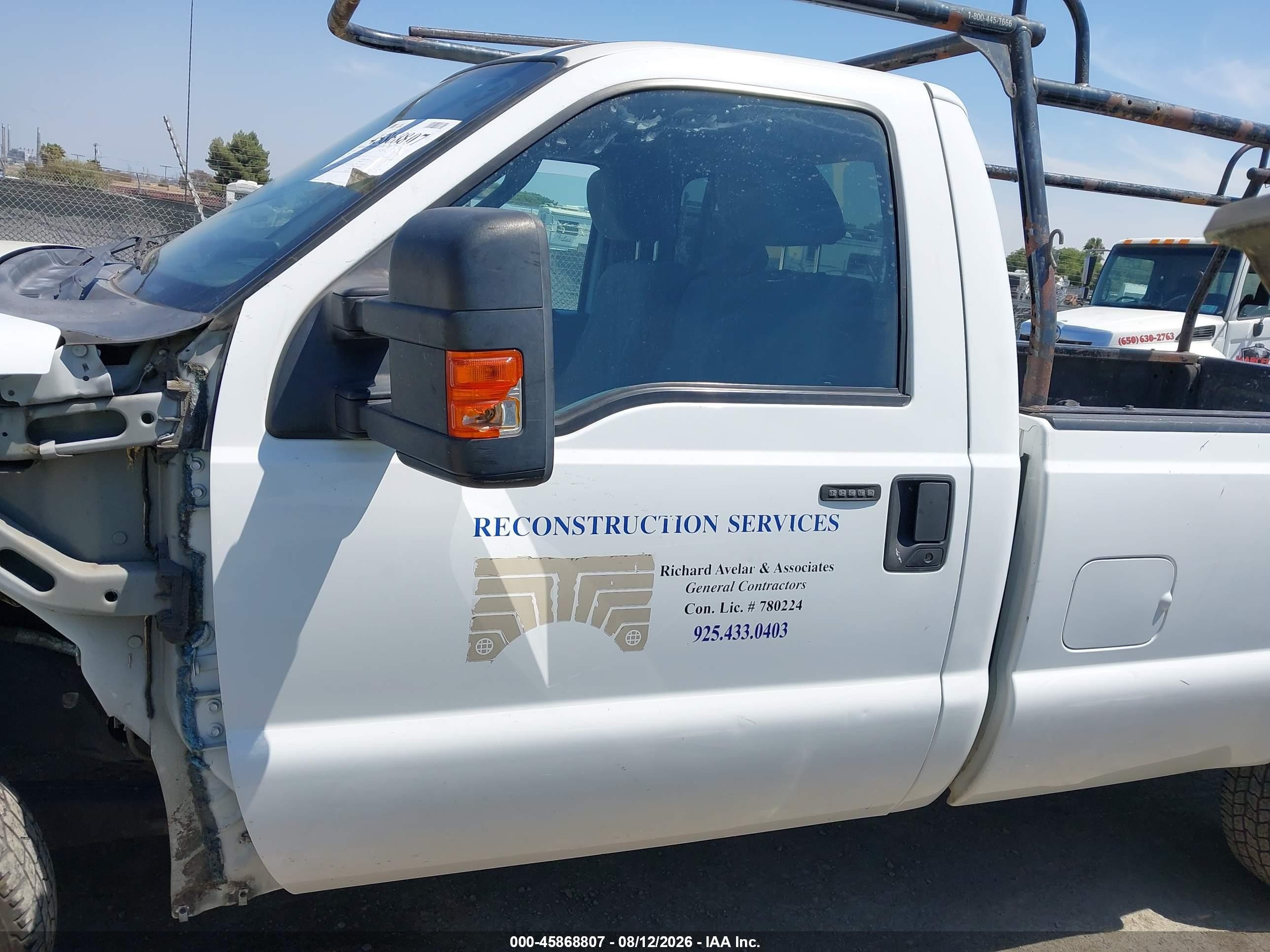 2011 Ford F-250 Xlt White vin: 1FTBF2A60BEA10605