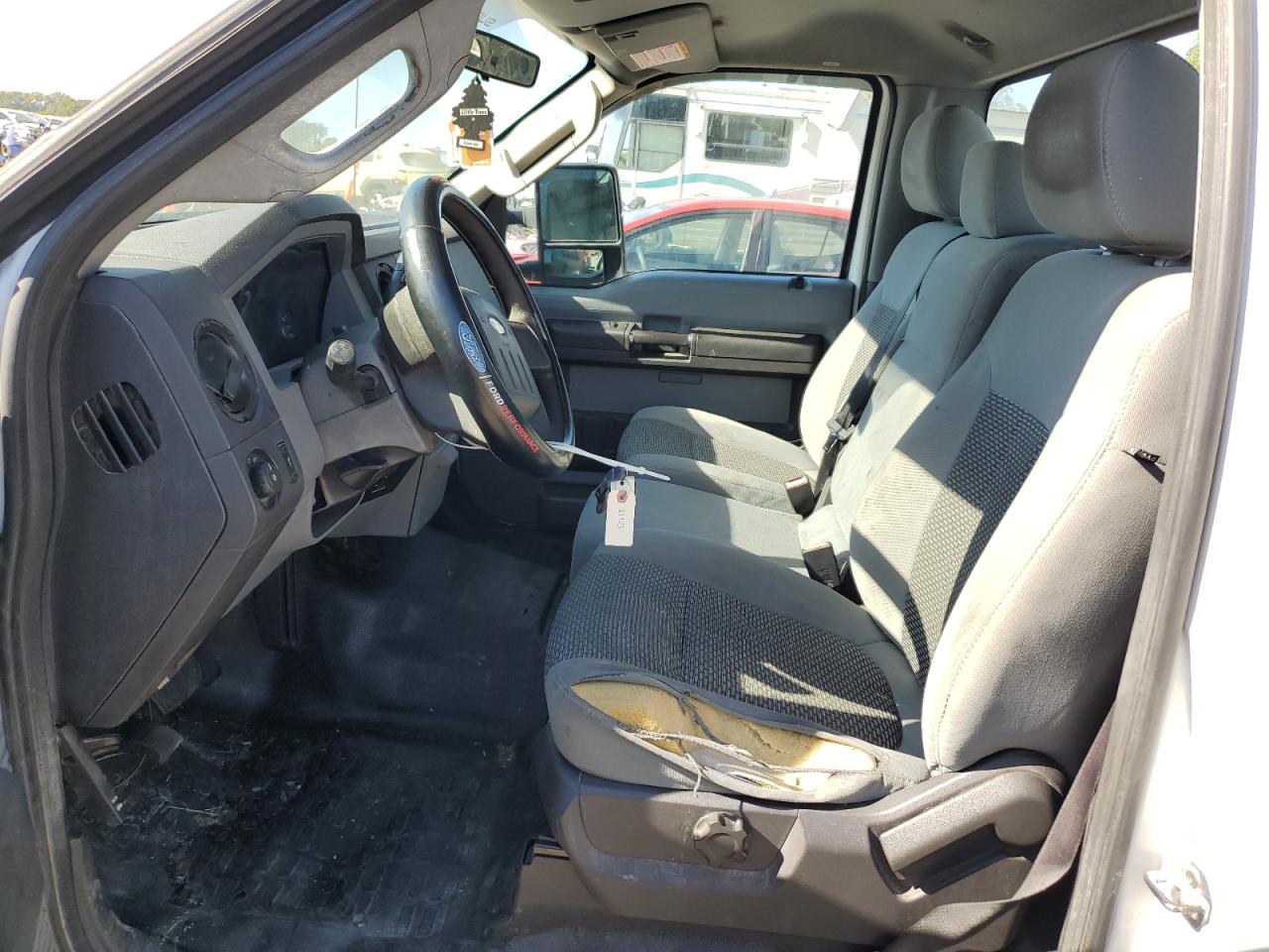 2011 Ford F250 Super Duty White vin: 1FTBF2A60BEA31213