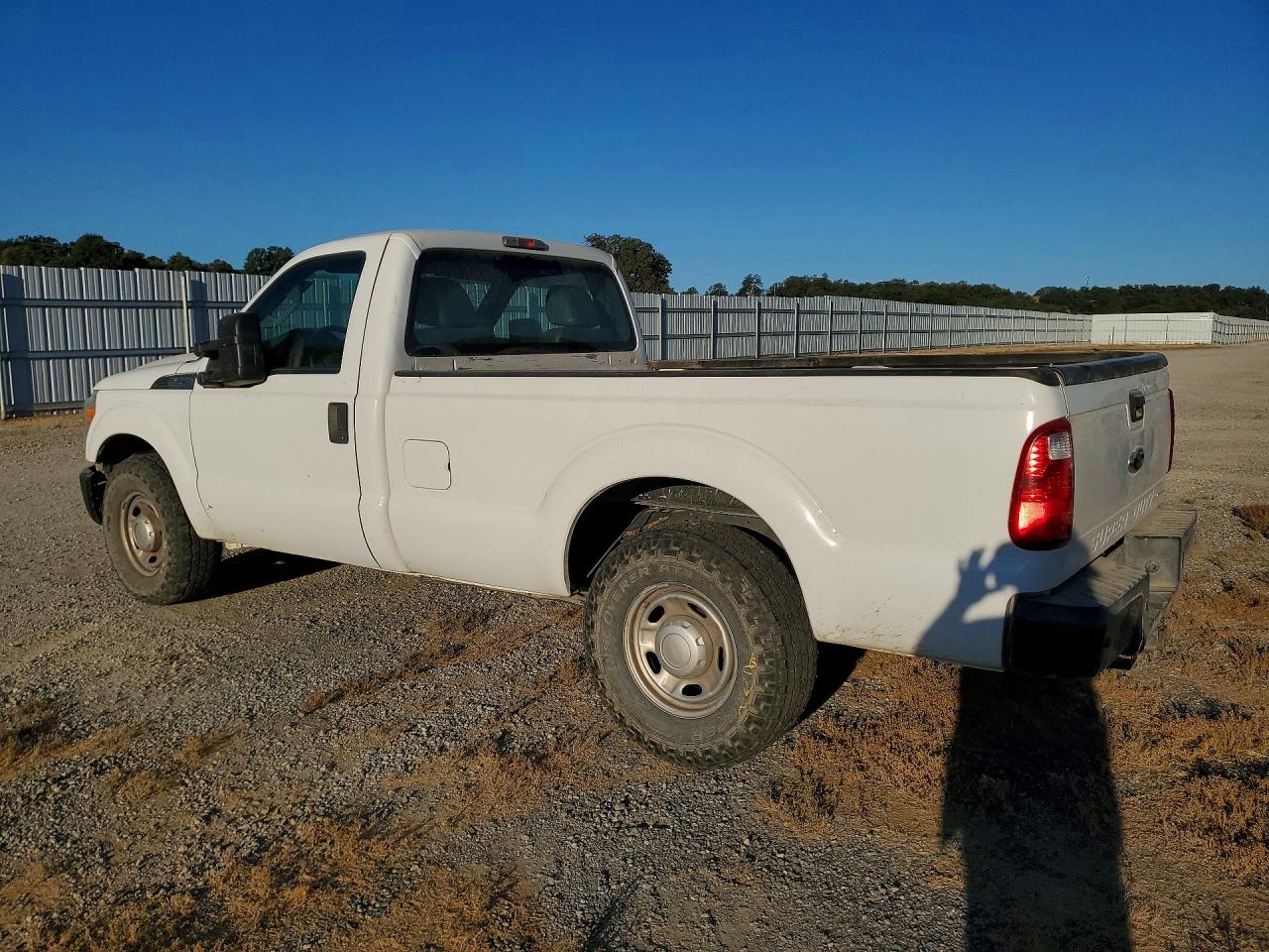 2013 Ford F250 Super Duty White vin: 1FTBF2A60DEA05634