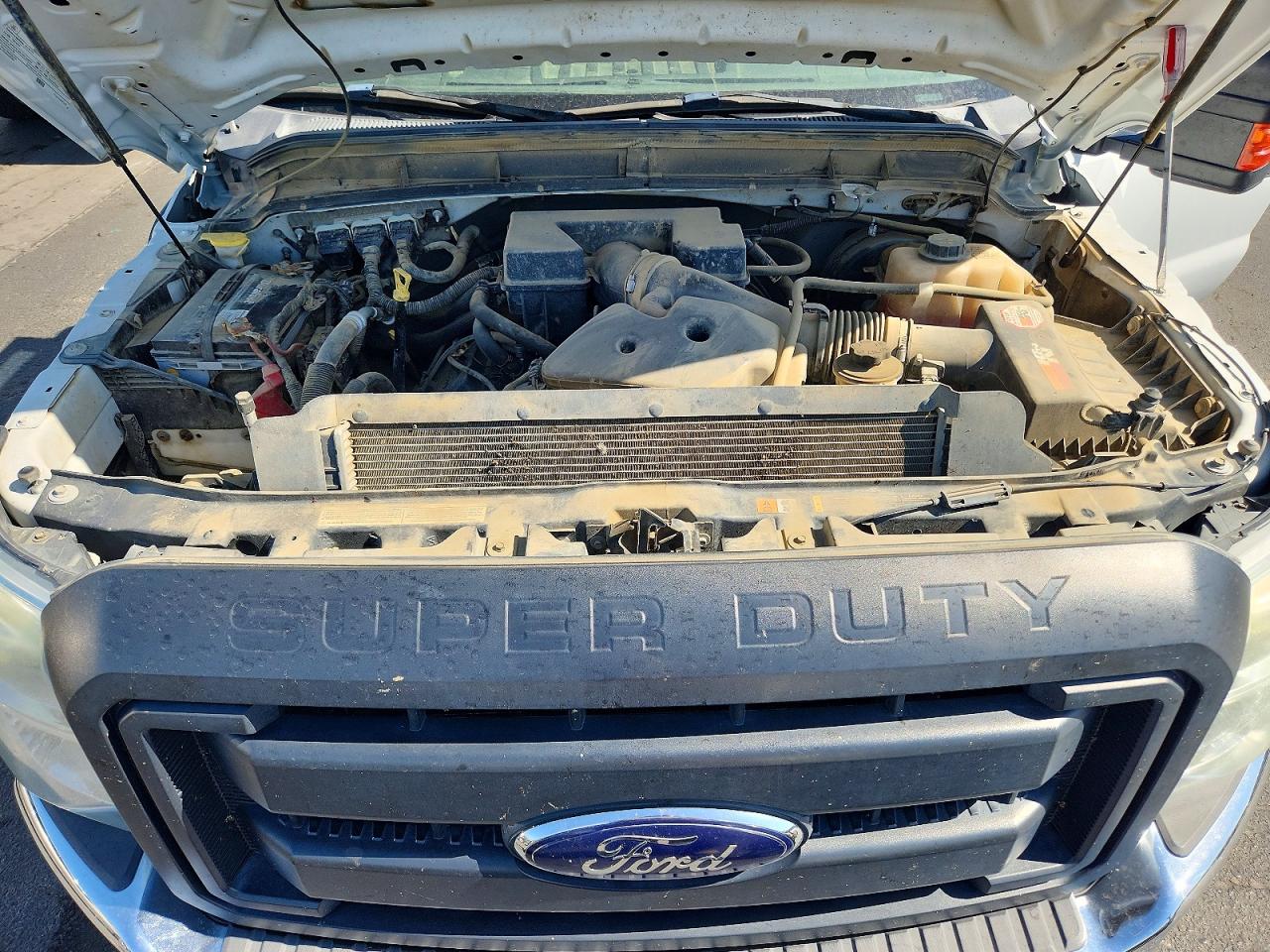 2012 Ford F250 Super Duty White vin: 1FTBF2A61CEB17311