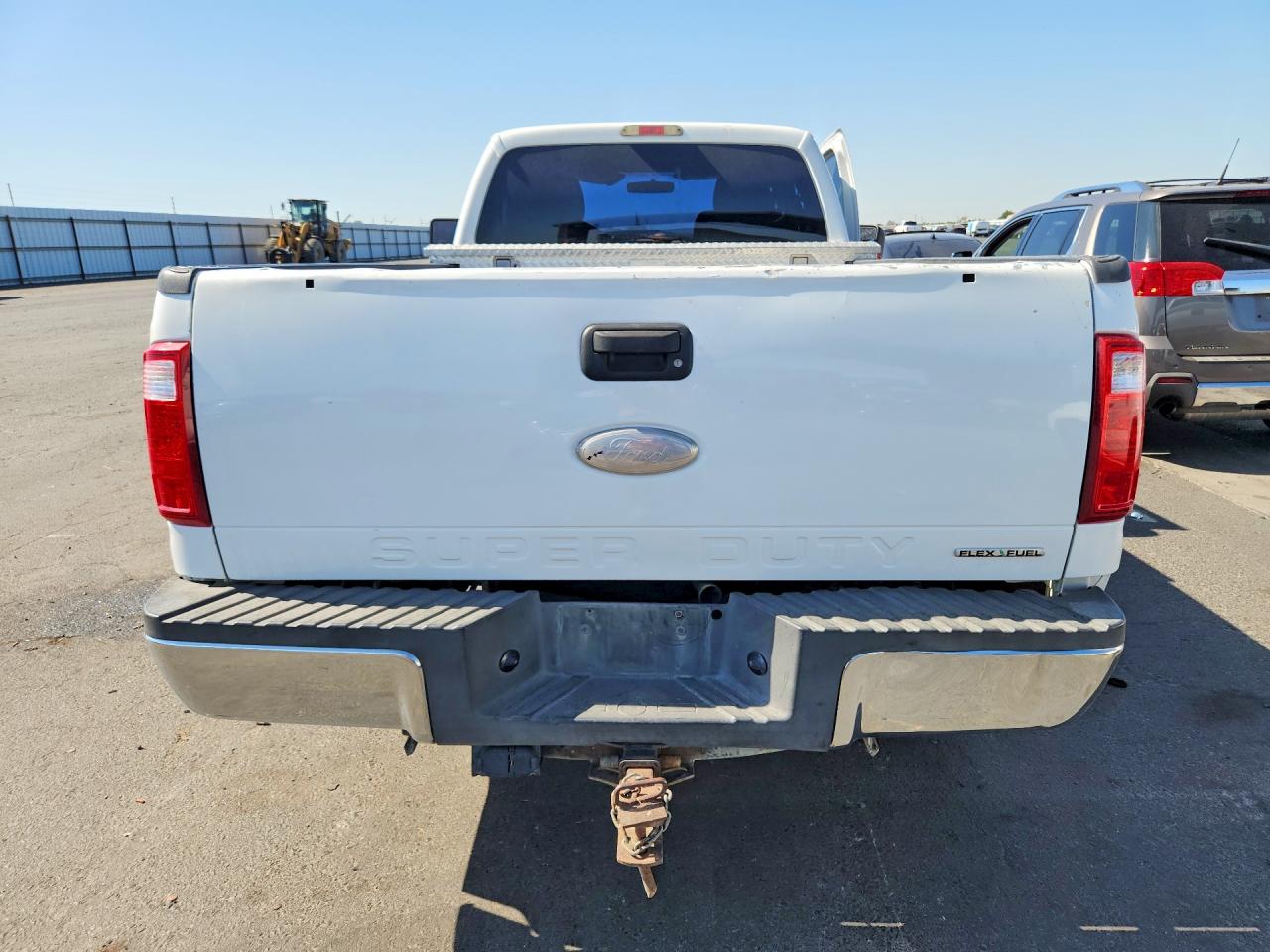 2012 Ford F250 Super Duty White vin: 1FTBF2A61CEB17311