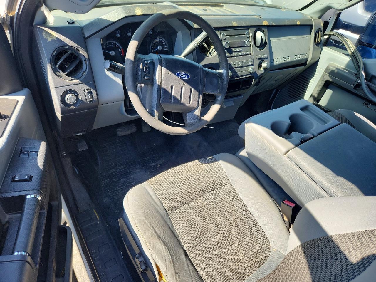 2012 Ford F250 Super Duty White vin: 1FTBF2A61CEB17311