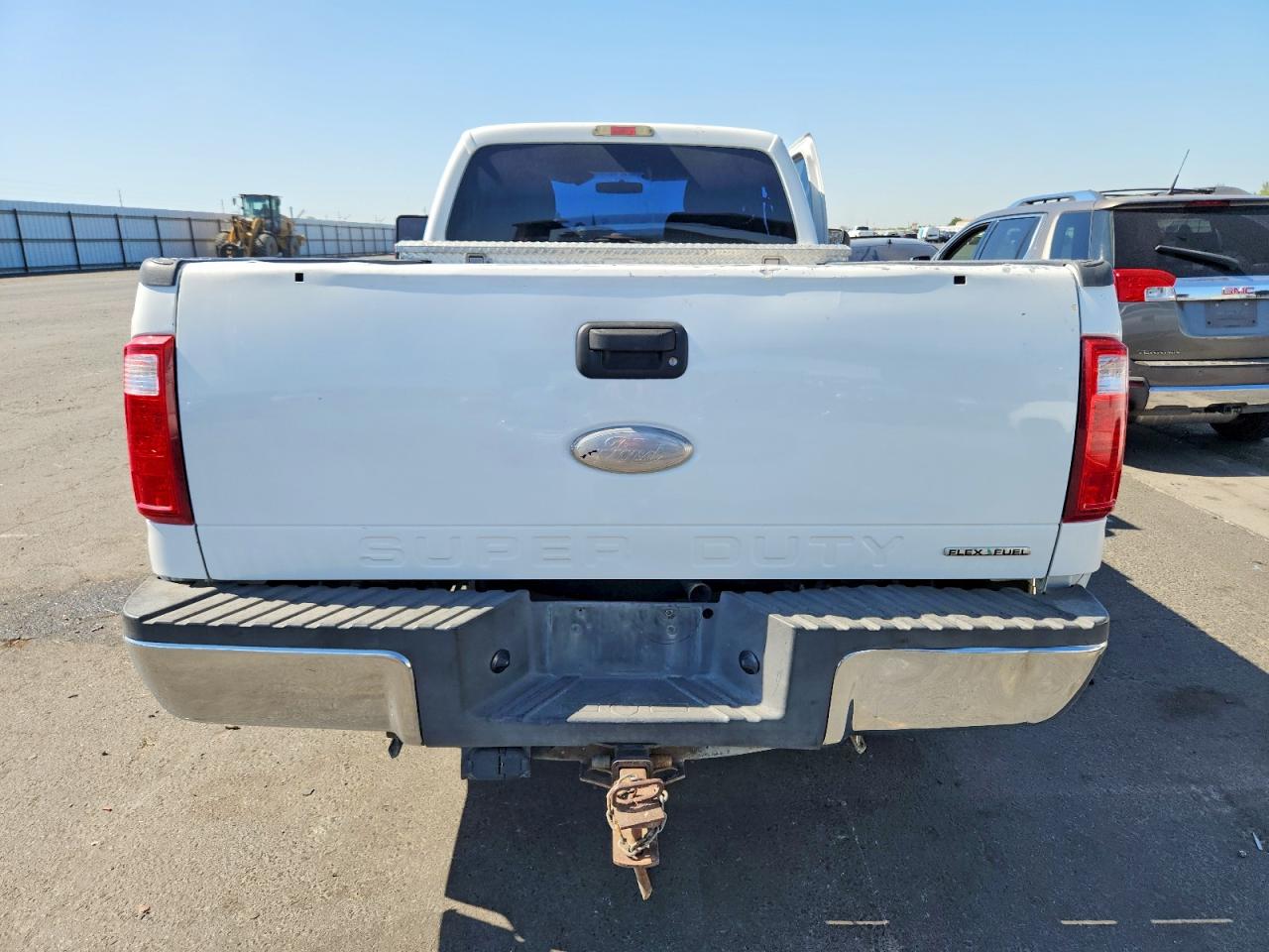 2012 Ford F250 Super Duty White vin: 1FTBF2A61CEB17311