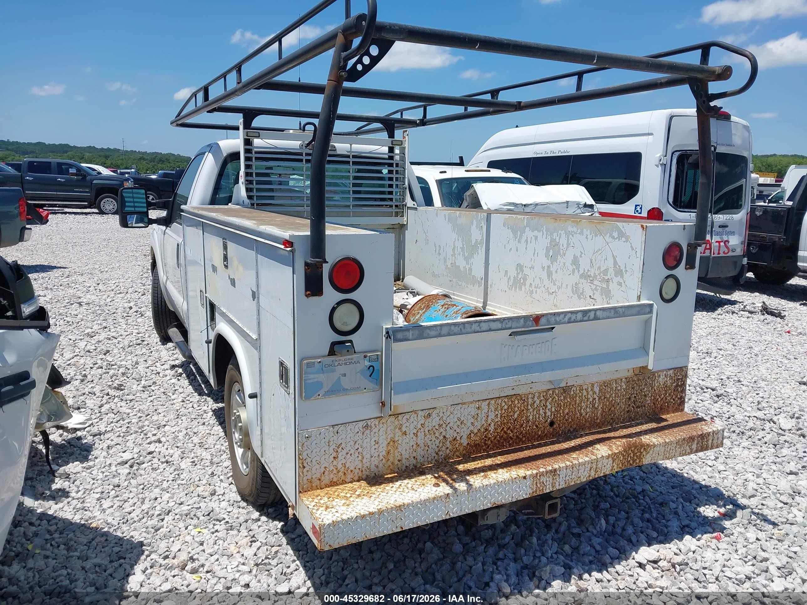 2014 Ford F-250 Xl White vin: 1FTBF2A61EEA08835