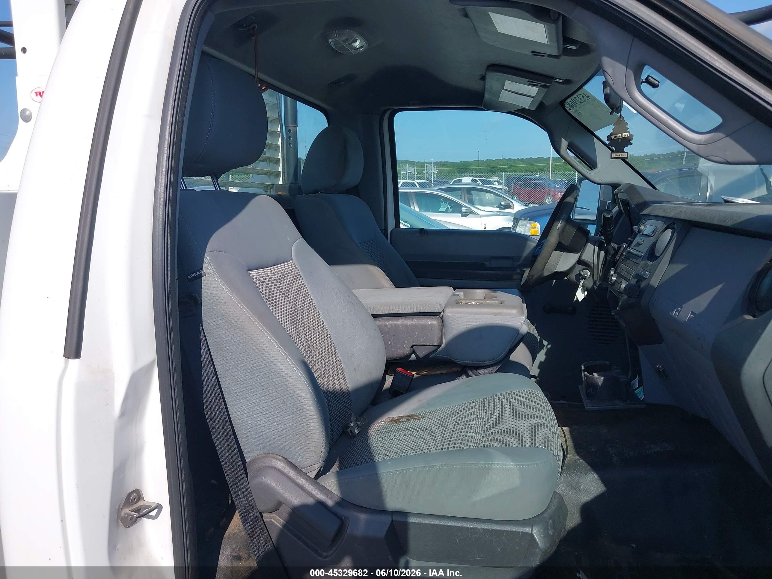 2014 Ford F-250 Xl White vin: 1FTBF2A61EEA08835