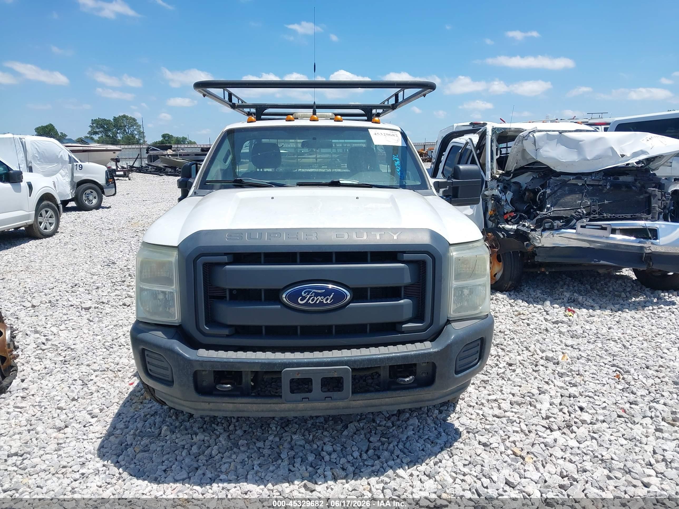 2014 Ford F-250 Xl White vin: 1FTBF2A61EEA08835
