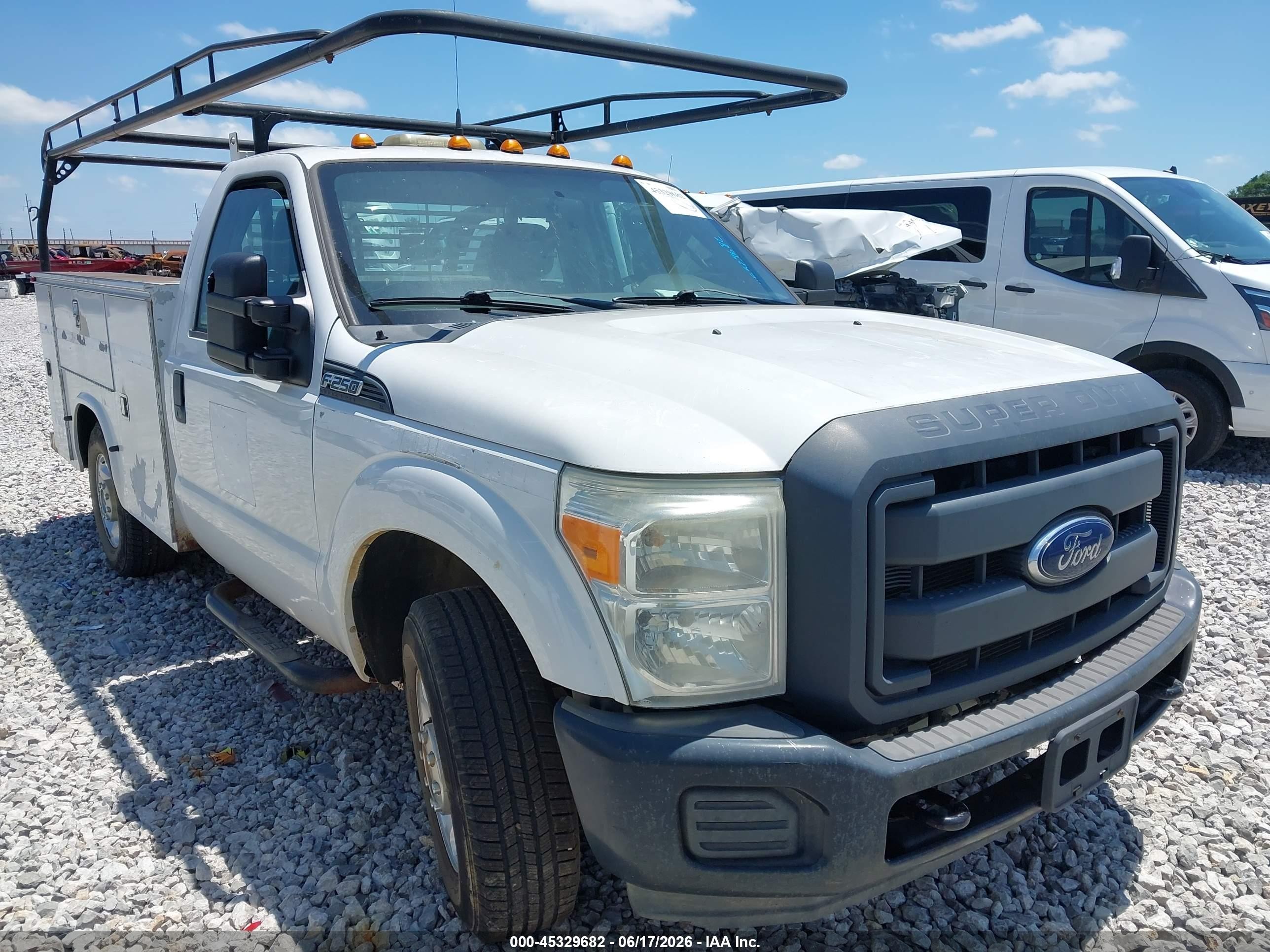 2014 Ford F-250 Xl White vin: 1FTBF2A61EEA08835