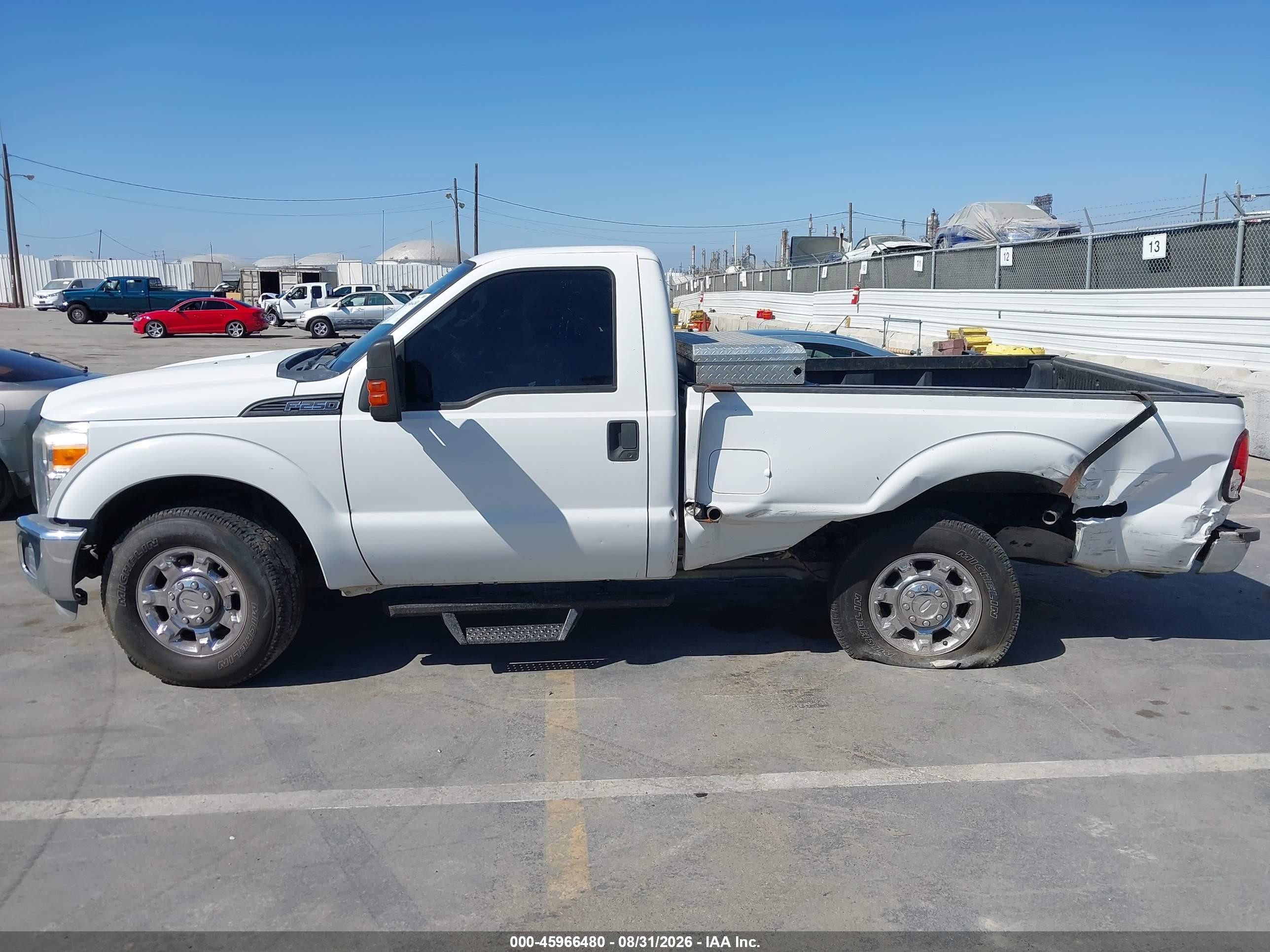 2014 Ford F-250 Xl Белый vin: 1FTBF2A61EEB00950