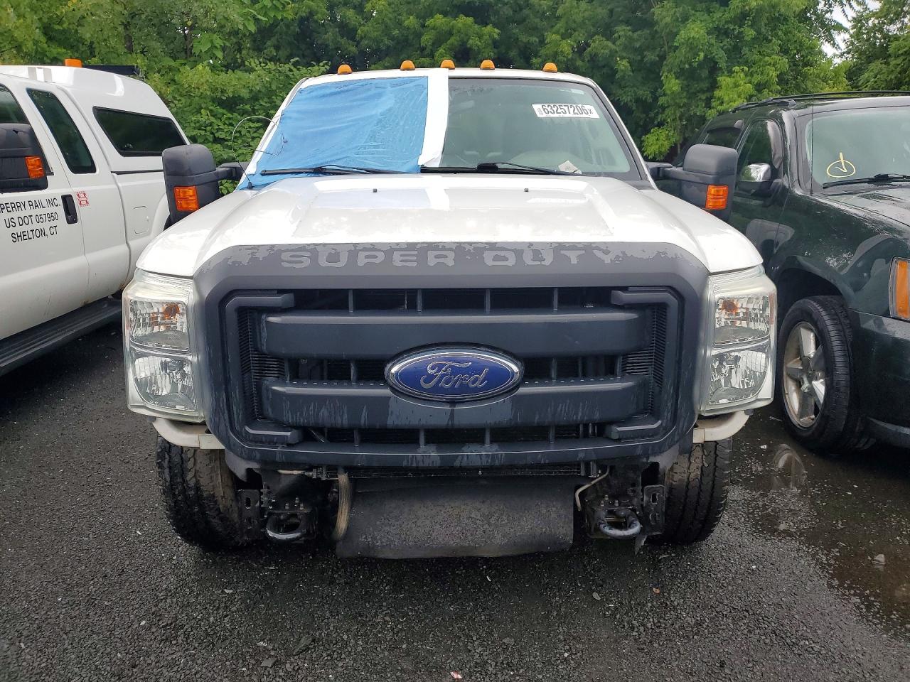 2015 Ford F250 Super Duty White vin: 1FTBF2A61FEA70446