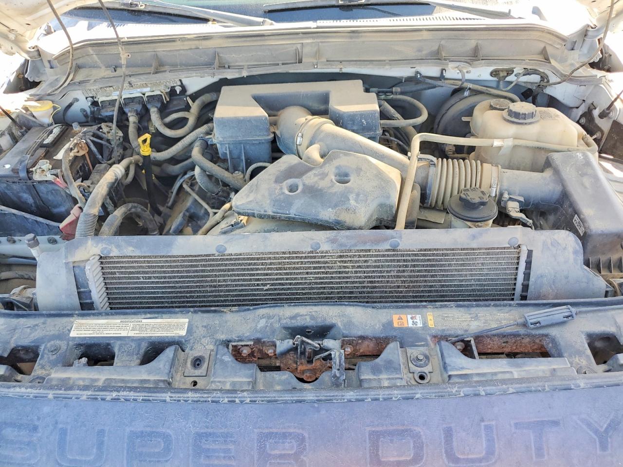 2013 Ford F250 Super Duty White vin: 1FTBF2A62DEB52747