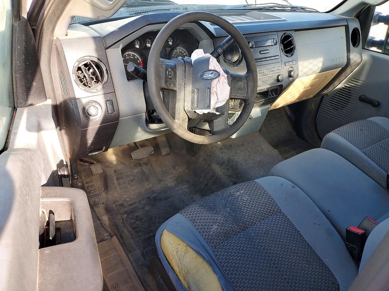 2014 Ford F250 Super Duty White vin: 1FTBF2A62EEA45800