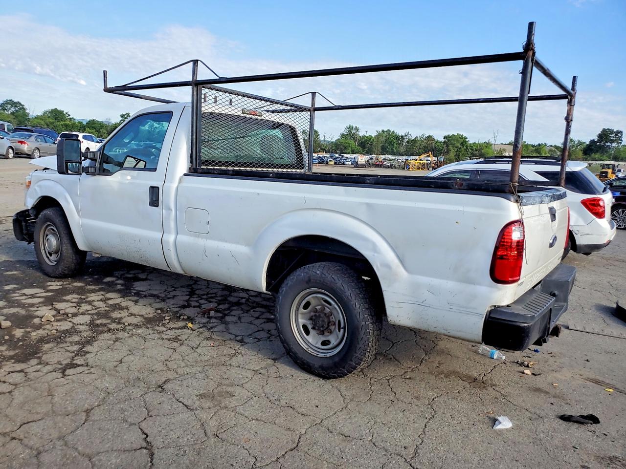 2014 Ford F250 Super Duty White vin: 1FTBF2A62EEA45800