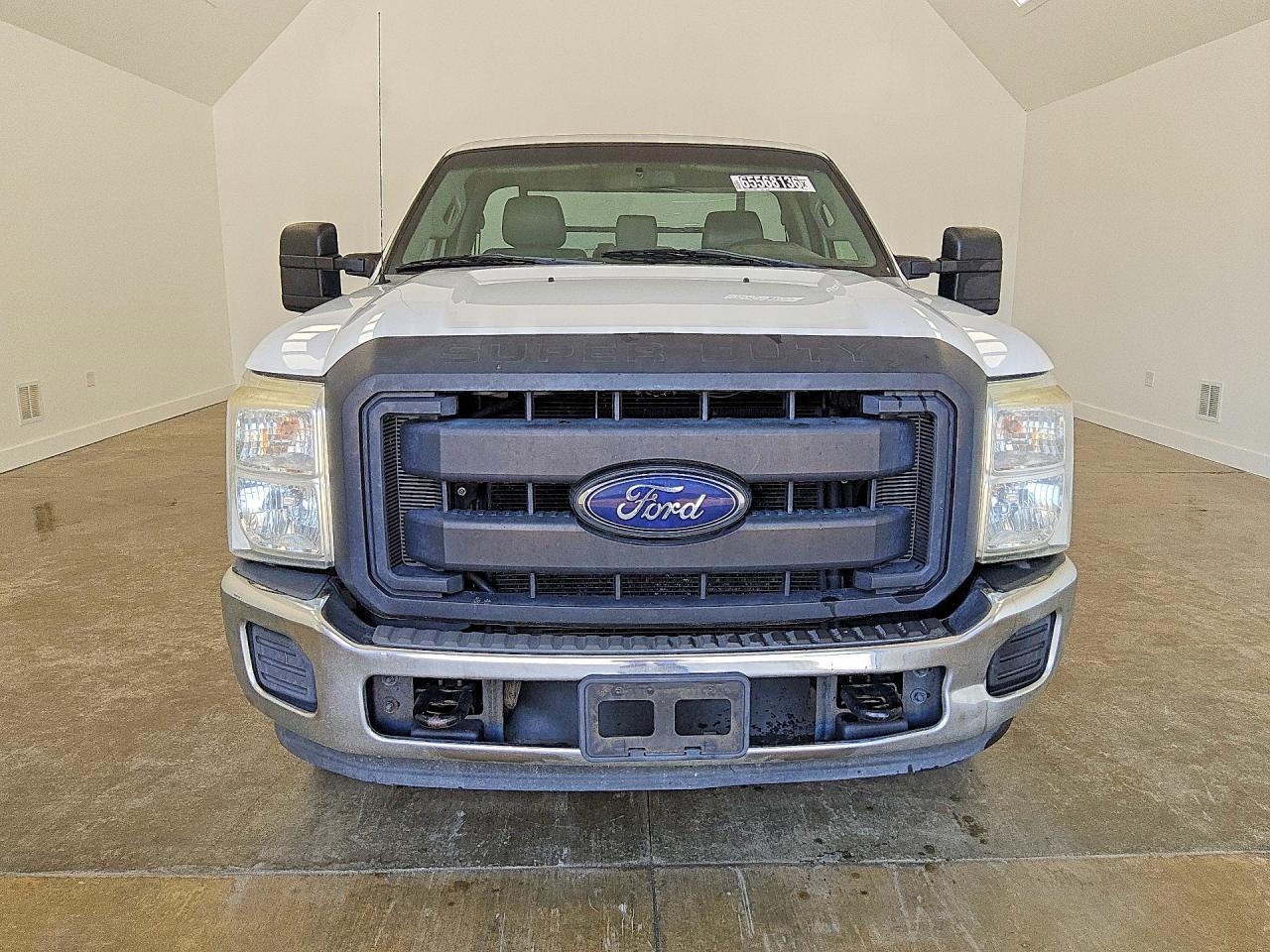 2015 Ford F250 Super Duty White vin: 1FTBF2A62FEA07369