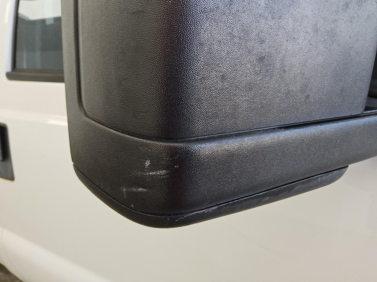 2015 Ford F250 Super Duty White vin: 1FTBF2A62FEA07369 Damage: Rf Mirror Cover, Light Scratch, 1/2 To 1 Inch