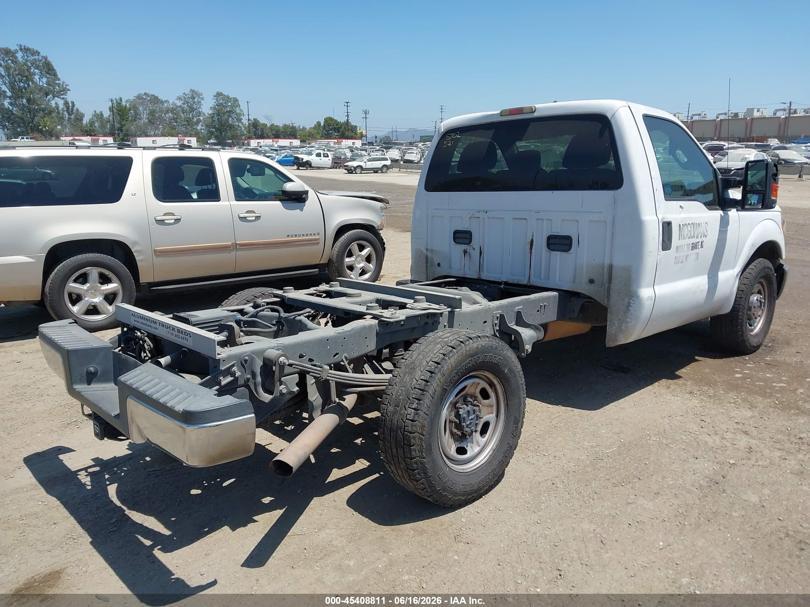 2012 Ford Super Duty F-250 Srw Xl Белый vin: 1FTBF2A64CEA70338