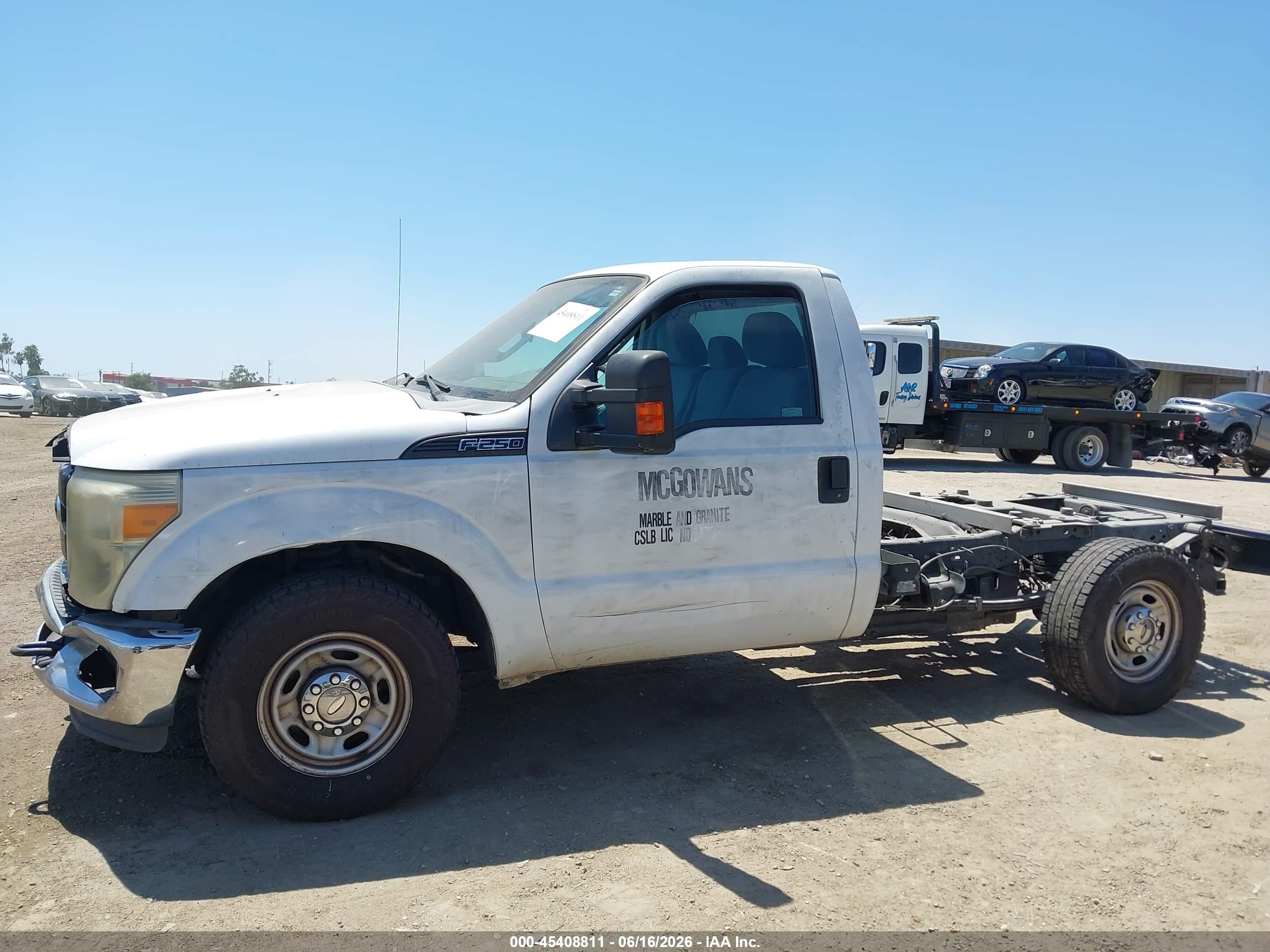 2012 Ford Super Duty F-250 Srw Xl Белый vin: 1FTBF2A64CEA70338