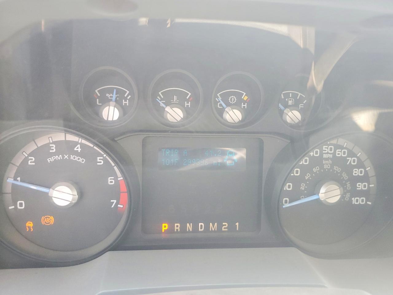 2012 Ford F250 Super Duty White vin: 1FTBF2A64CEB15410