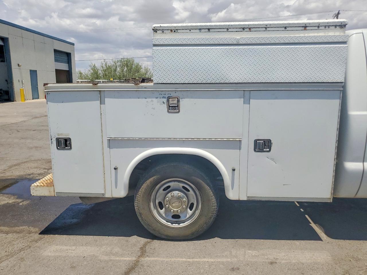 2012 Ford F250 Super Duty White vin: 1FTBF2A64CEB15410