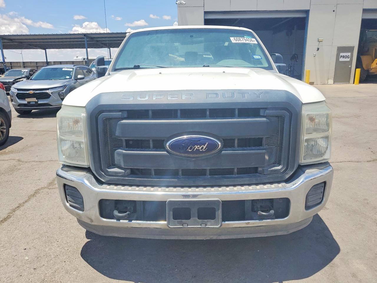 2012 Ford F250 Super Duty White vin: 1FTBF2A64CEB15410