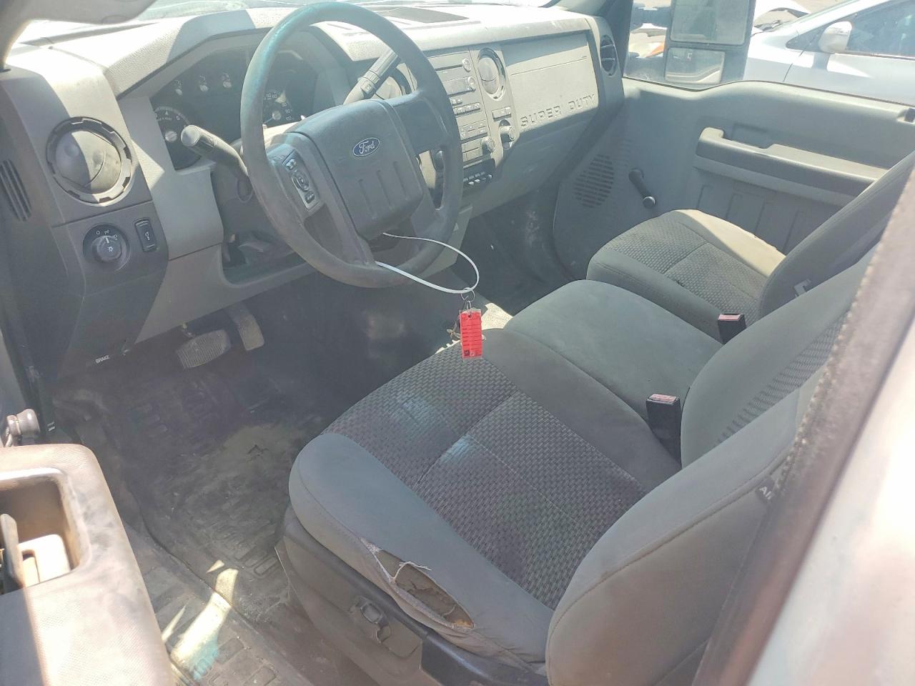 2012 Ford F250 Super Duty White vin: 1FTBF2A64CEB15410