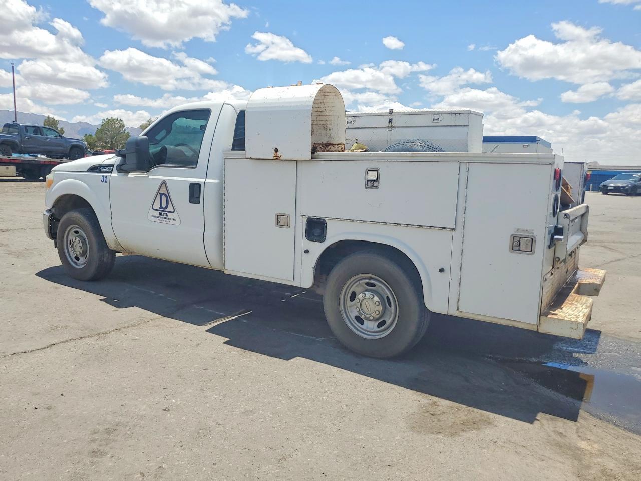2012 Ford F250 Super Duty White vin: 1FTBF2A64CEB15410