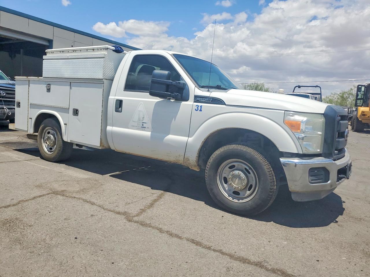 2012 Ford F250 Super Duty White vin: 1FTBF2A64CEB15410