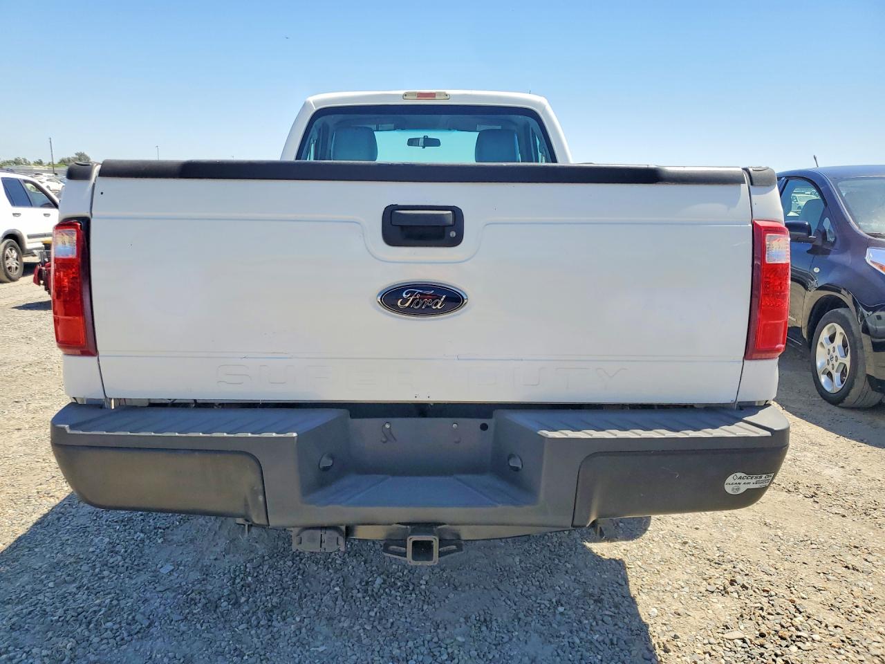 2013 Ford F250 Super Duty White vin: 1FTBF2A64DEB82154