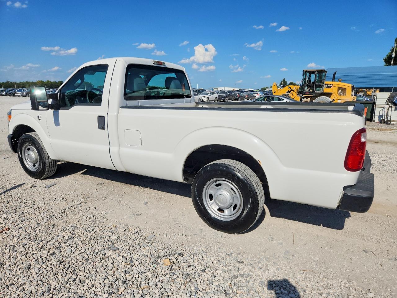 2013 Ford F250 Super Duty White vin: 1FTBF2A64DEB82252