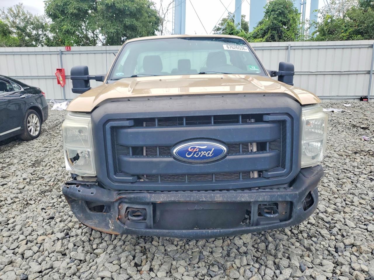 2011 Ford F250 Super Duty Beige vin: 1FTBF2A66BEB95601