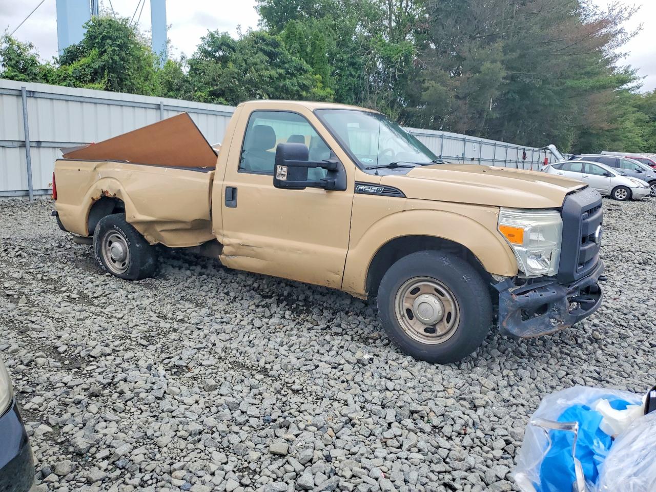 2011 Ford F250 Super Duty Beige vin: 1FTBF2A66BEB95601