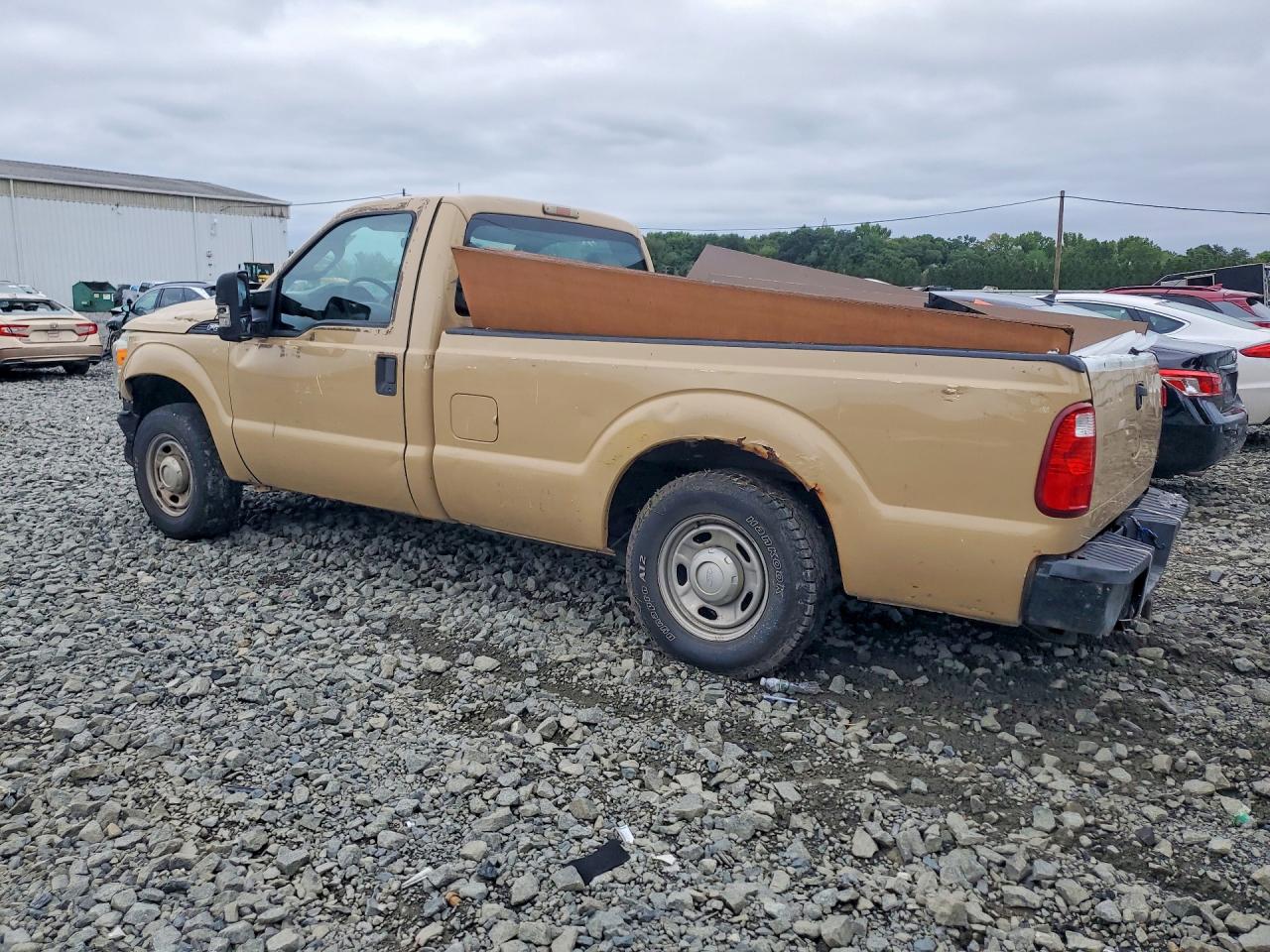 2011 Ford F250 Super Duty Beige vin: 1FTBF2A66BEB95601