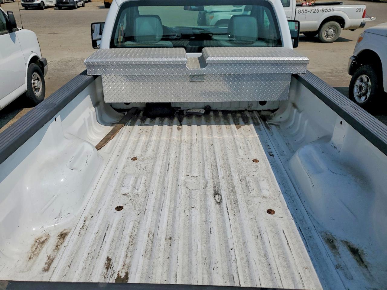2013 Ford F250 Super Duty White vin: 1FTBF2A66DEB81720