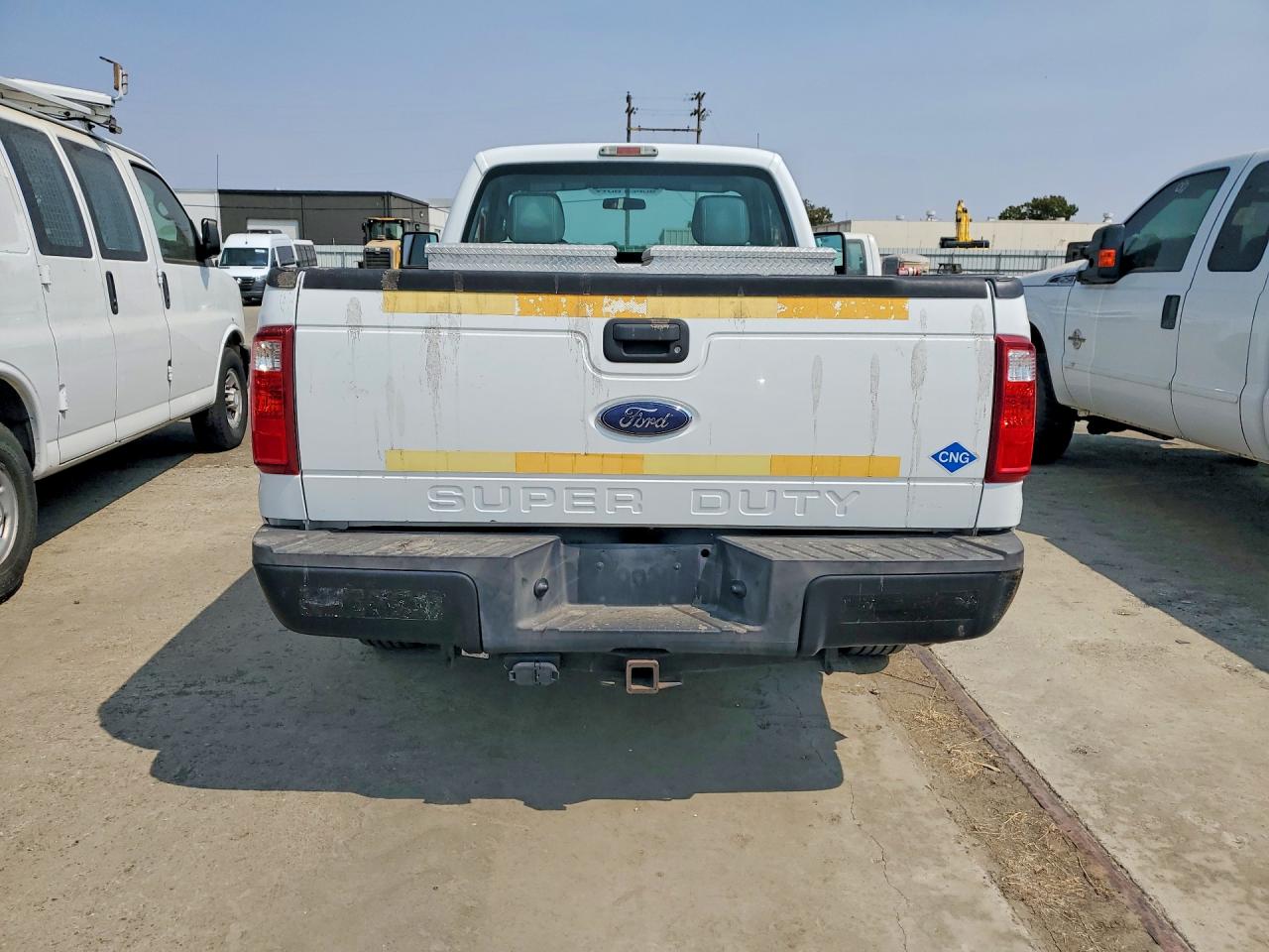 2013 Ford F250 Super Duty White vin: 1FTBF2A66DEB81720
