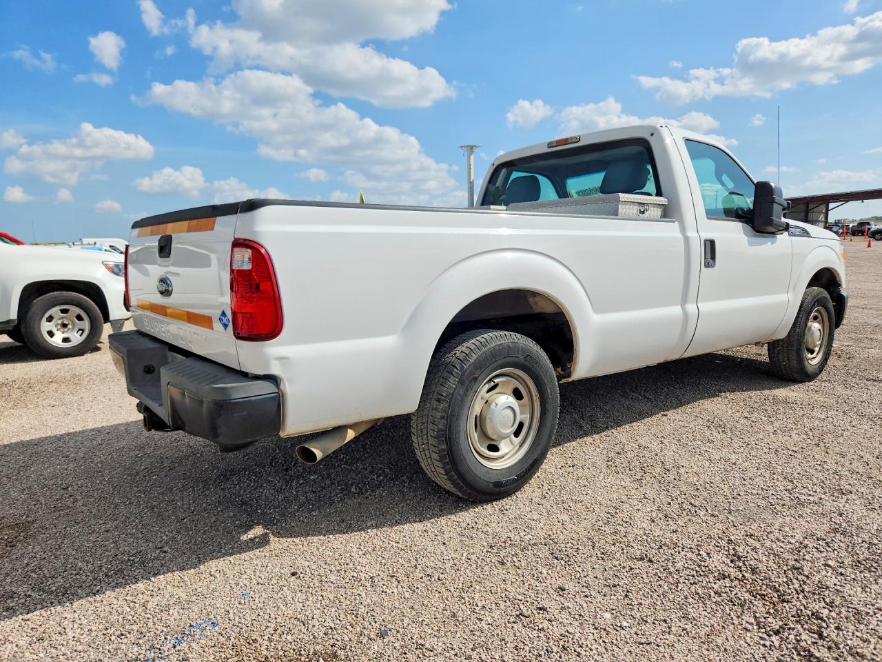 2013 Ford F250 Super Duty White vin: 1FTBF2A66DEB82236