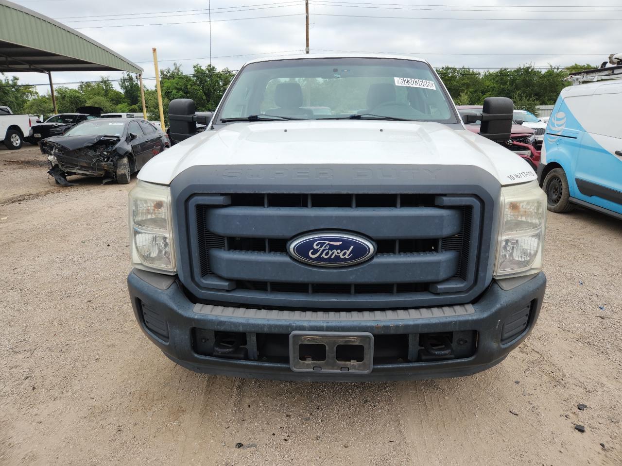2013 Ford F250 Super Duty White vin: 1FTBF2A66DEB82236 Damage: Left Head Lamp, Faded, Repair Required