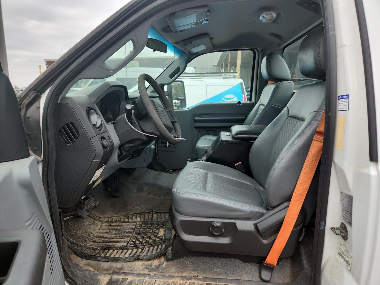 2013 Ford F250 Super Duty White vin: 1FTBF2A66DEB82236 Damage: Steering Wheel, Worn, Replacement Required