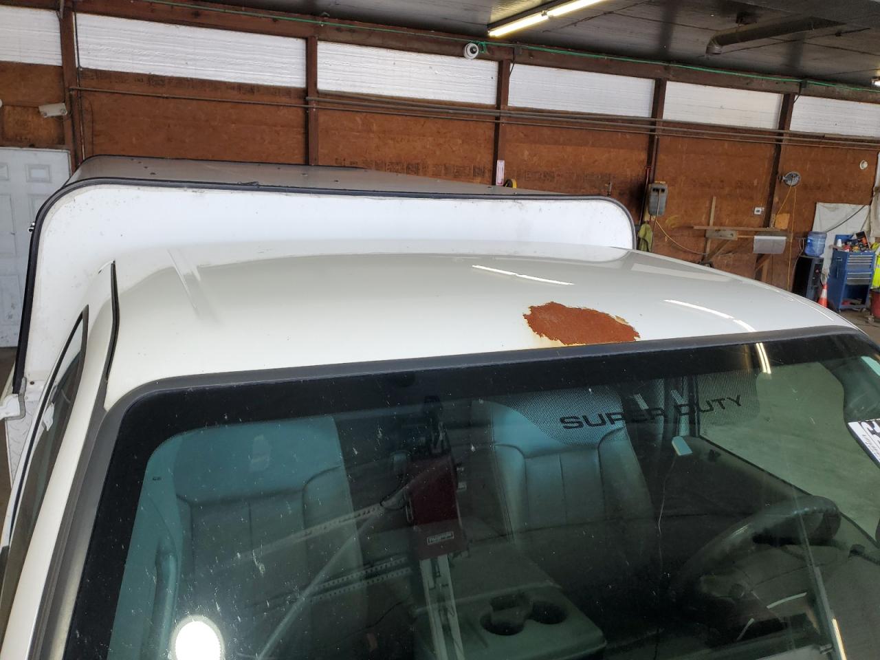 2015 Ford F250 Super Duty Белый vin: 1FTBF2A66FEA80082 Damage: Roof, Rust, 6 To 7 Inches