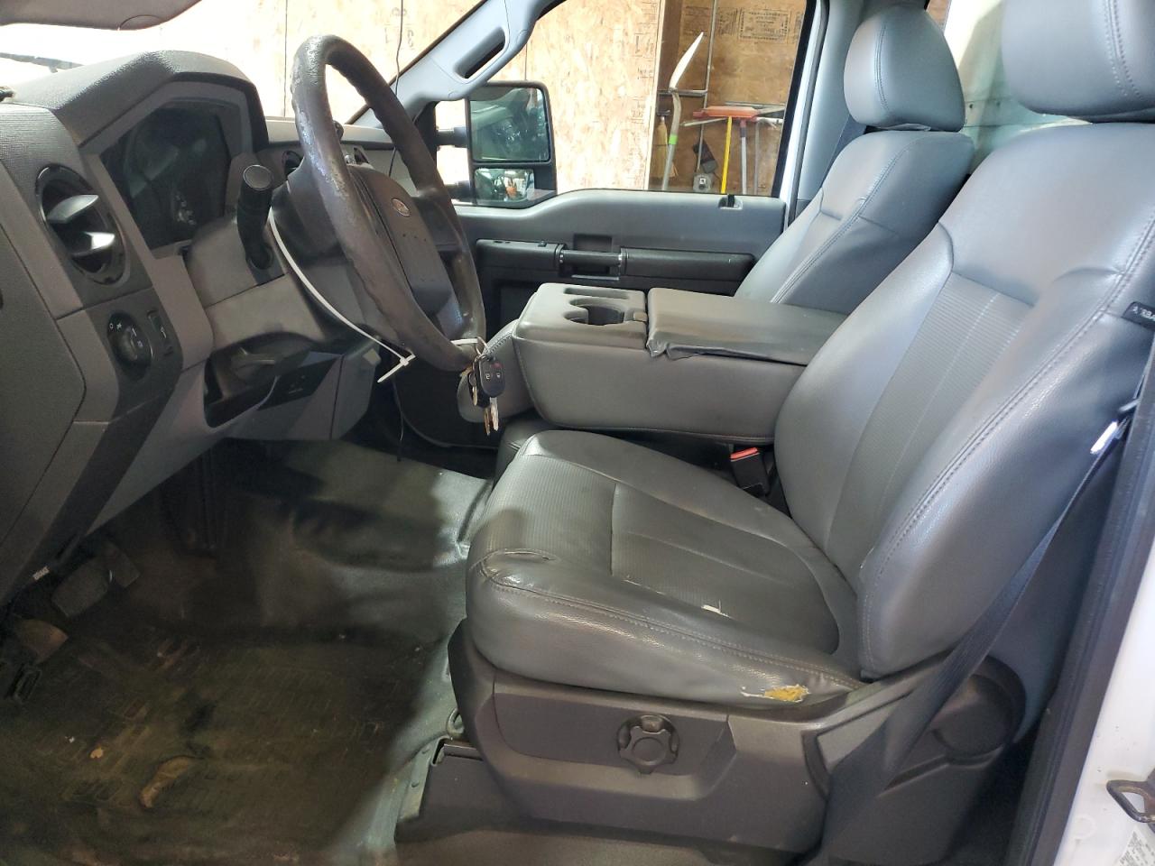 2015 Ford F250 Super Duty Белый vin: 1FTBF2A66FEA80082 Damage: Steering Wheel, Worn, Acceptable