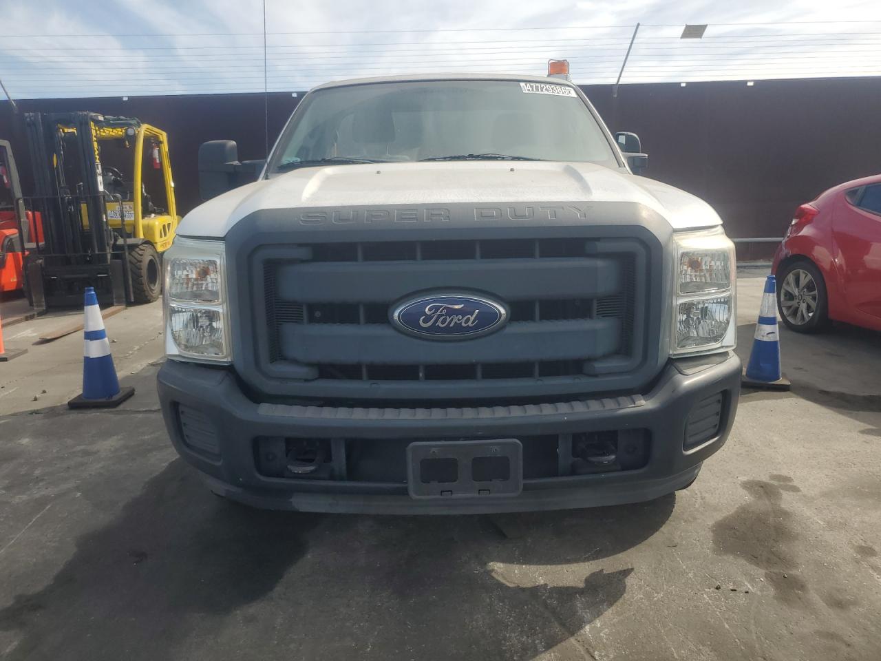 2013 Ford F250 Super Duty White vin: 1FTBF2A67DEB82326 Damage: Left Head Lamp, Faded, Acceptable